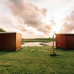 Landhafen فندق