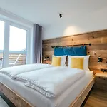 Landhafen Hotel